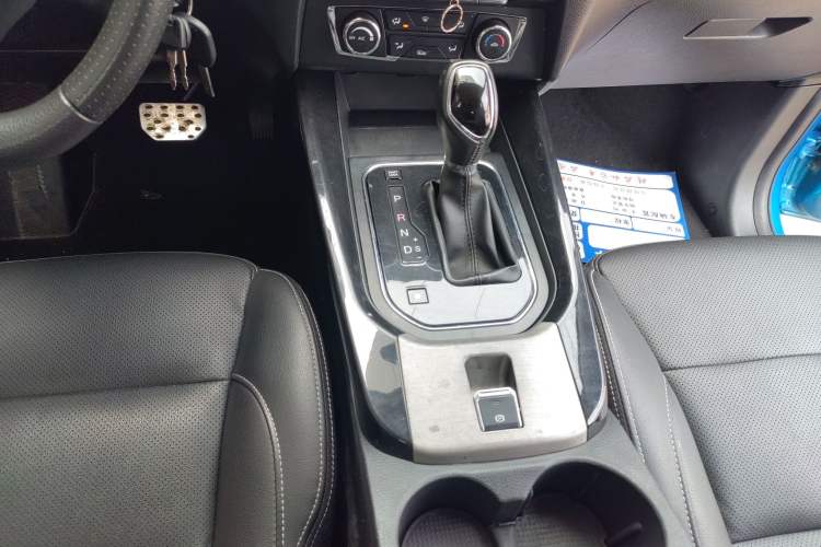 Used Dongfeng Fengon S560 2019 1.8L CVT Elite Model Gear Lever