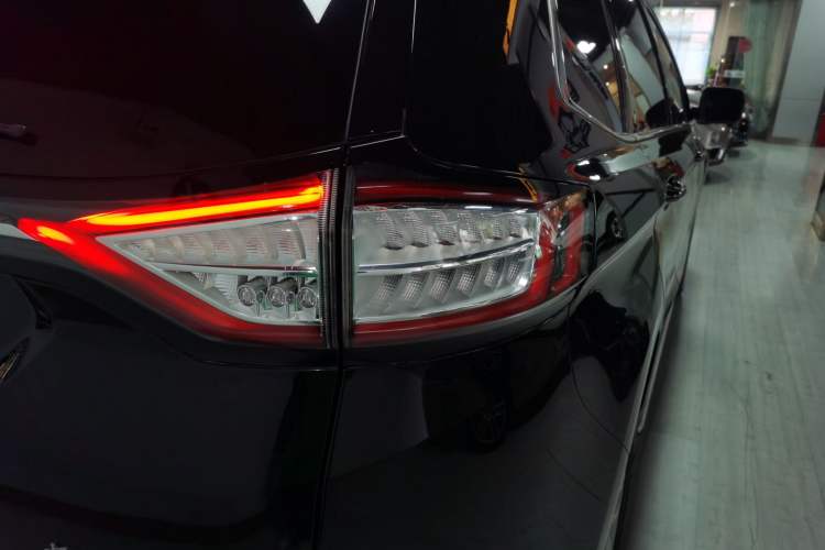 Used Ford Edge 2017 EcoBoost 245 Two-Drive Platinum Edition 5 Seats