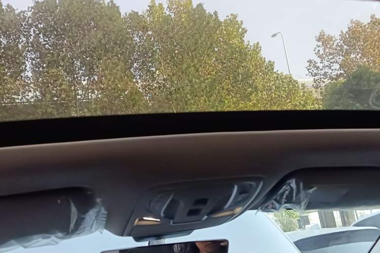 Used Roewe D7 2023 DMH 125km Superior Edition
