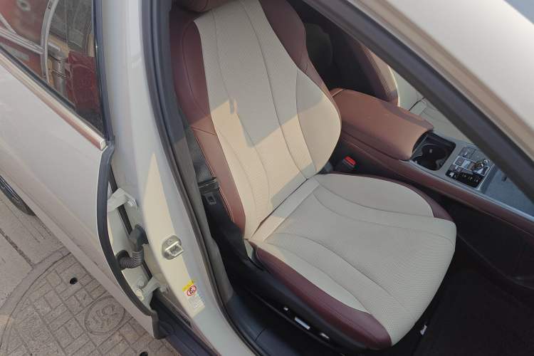 Used BYD Seal 2023 DM-i 1.5L 121km Prestige Model
