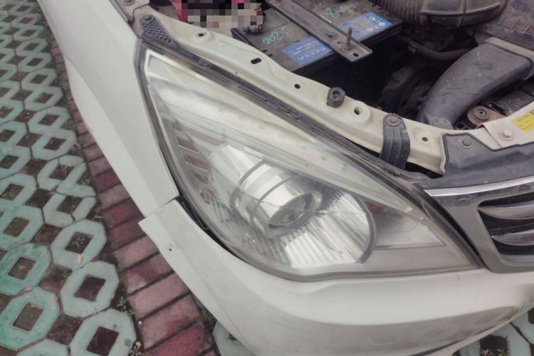 Used BAIC Weiwang M20 2014 1.5L Basic Version BJ415B Right Front Headlight