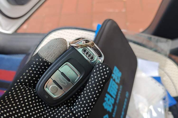 Used Audi Q5 2018 Collector's Edition 40 TFSI Technology Model Vehicle Key