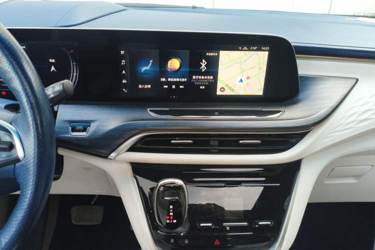 Used Buick GL8 2020 Avenir Avia Four-Seat Luxury Edition
