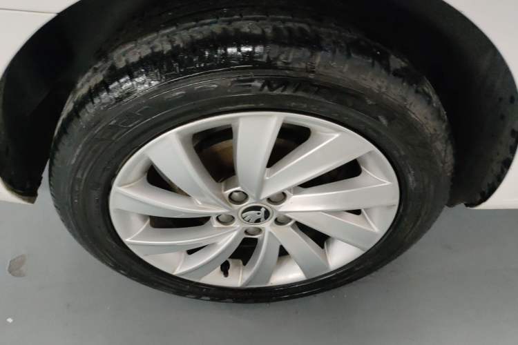 Used Skoda Rapid 2019 1.5L Automatic Comfort Edition China VI Standard
