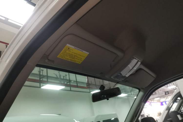 Used SAIC MAXUS Xintu V80 2024 Facelift Aoyuntong 6MT Long Wheelbase Mid-Top Version 147 Ps 6/7/8/9-Seater