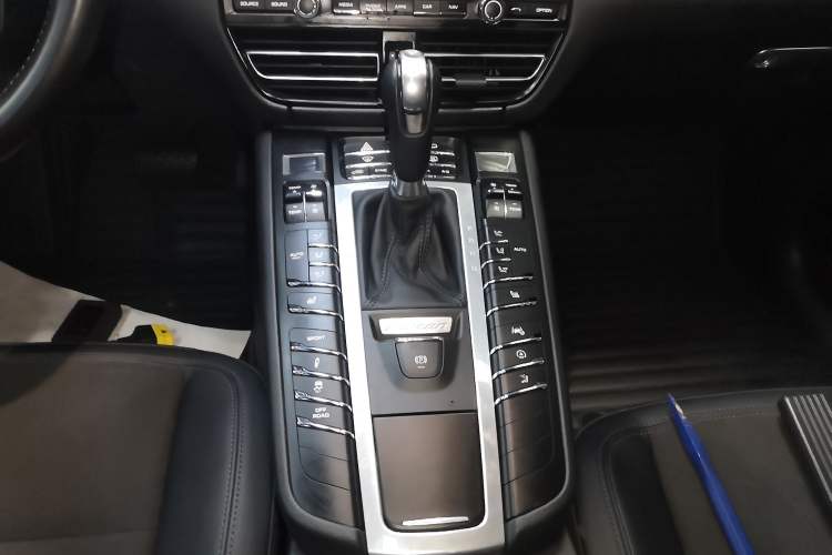 Used Porsche Macan 2021 Macan 2.0T