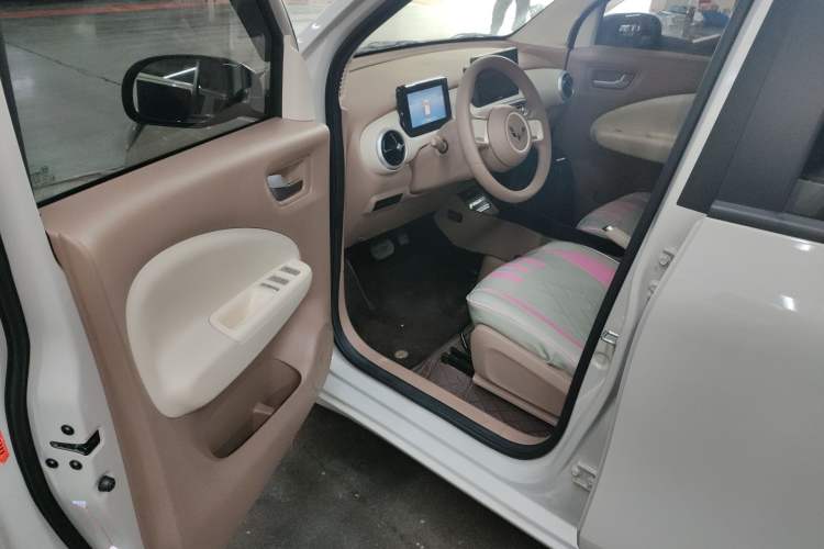 Used Wuling Hongguang MINIEV 2025 Four-Door Version Advanced Edition Driver Seat