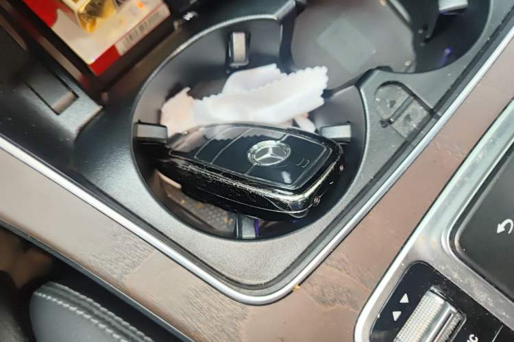 Used Mercedes-Benz GLC 2020 Facelift GLC 260 L 4MATIC Luxury Edition Vehicle Key