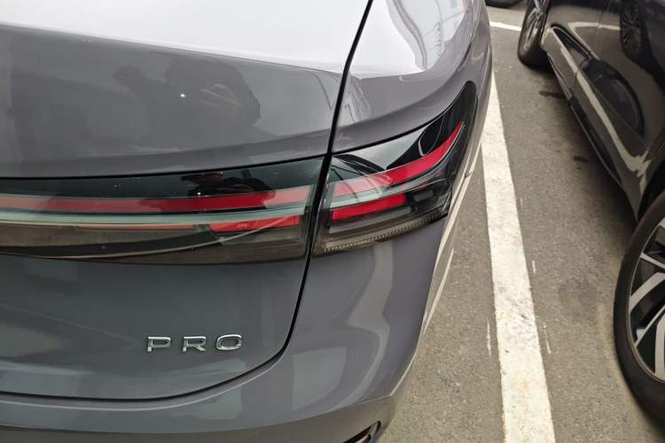 Used Volkswagen Passat 2025 Pro 380TSI Dragon Supreme Edition
