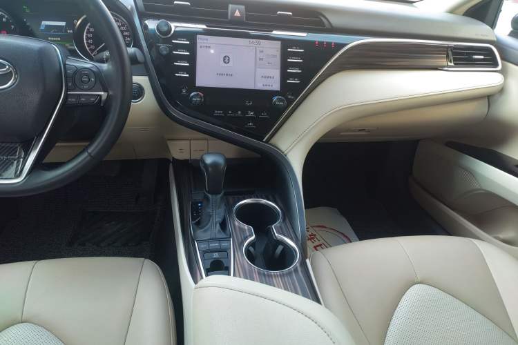 Used Toyota Camry 2018 2.5G Luxury Edition
