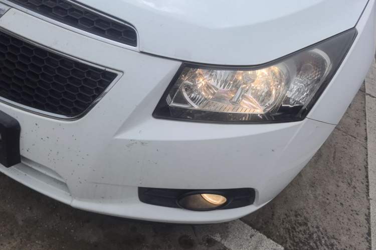 Used Chevrolet Cruze 2013 Hatchback 1.6L Manual Luxury Model Left Front Headlight