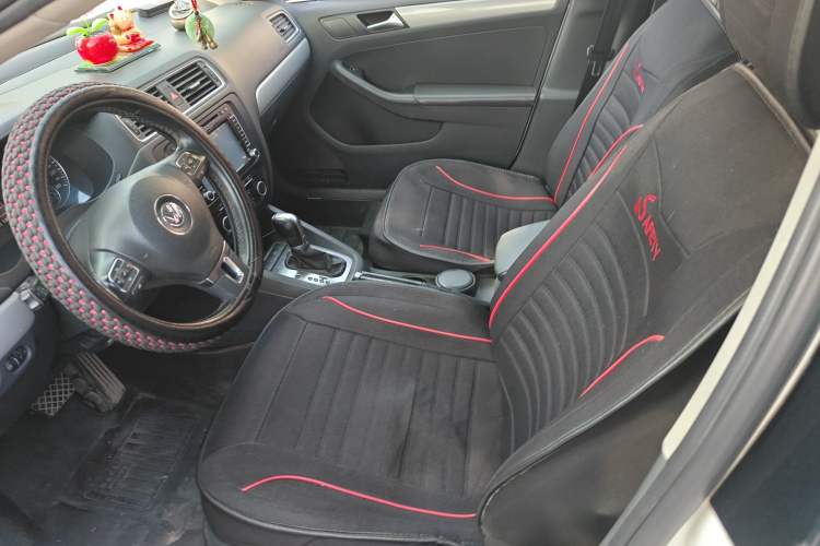 Used Volkswagen Sagitar 2014 1.4TSI Automatic Luxury Model Left Front Seat