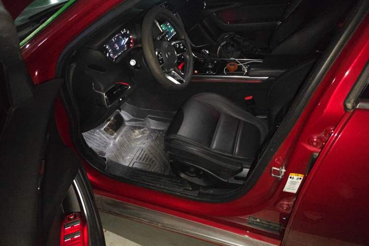 Used Jaguar XEL 2020 2.0T 200 PS S Advanced Elegance Edition Driver Seat