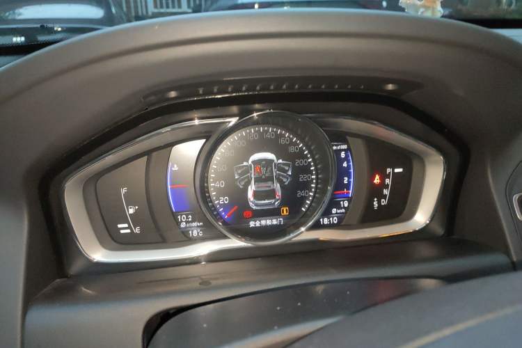 Used Volvo XC60 2017 T5 AWD Personalized Sport Upgrade Edition Instrument Cluster