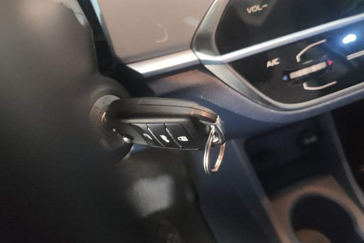 Used CHANGAN OSHAN Benni E-Star 2022 Qingxin Edition Colorful Model Lithium Iron Phosphate Interior 1