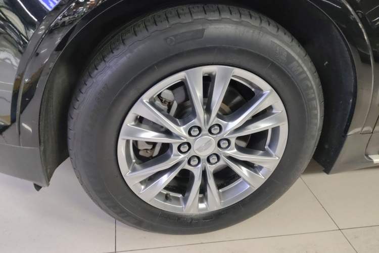 Used Cadillac XT5 2020 Revised Version 28T Luxury Edition Left Front Wheel Hub