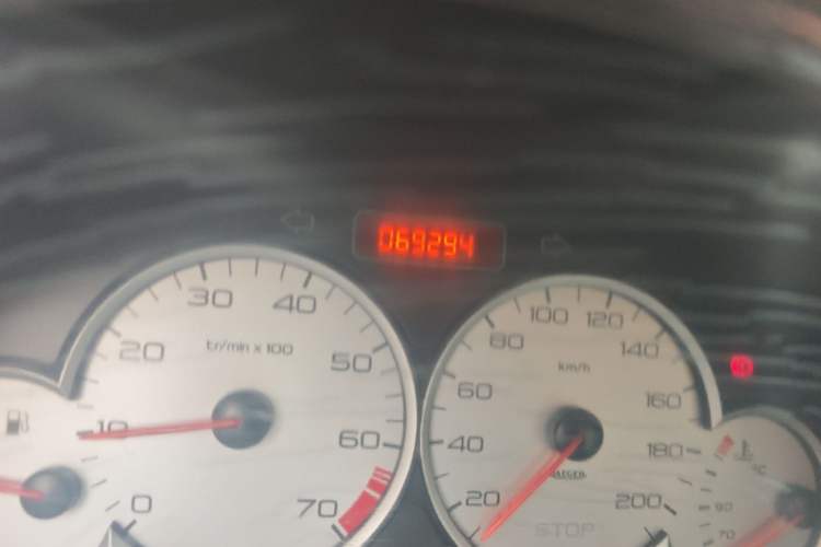 Used Citroen C2 2010 1.4L Manual Sport Edition Odometer Close Up