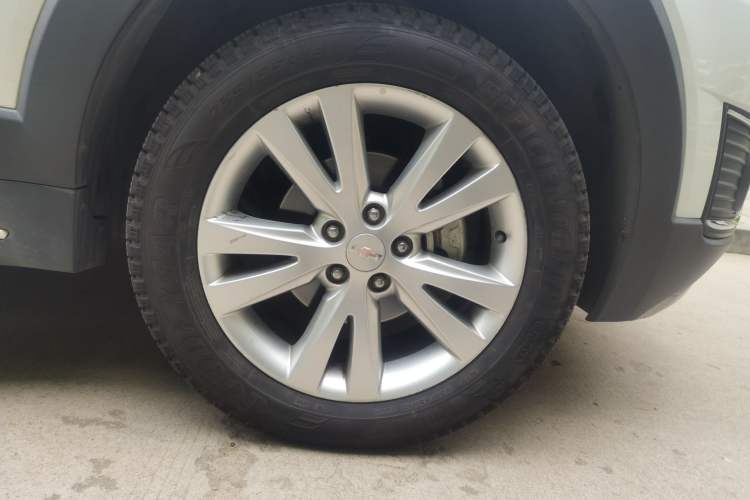 Used Chevrolet Captiva 2015 2.4L 4x4 Flagship Edition 7-Seater Right Front Wheel Hub