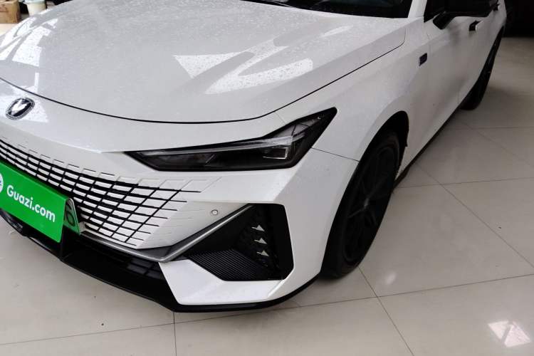 Used Changan UNI-V iDD 2023 Zhidian iDD 1.5T 113km Smart & Fun Version (Rapid Edition)