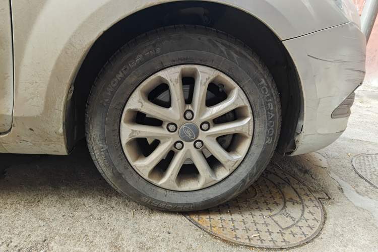 Used Ford Focus 2011 Sedan 1.8L Automatic Fashion Edition
