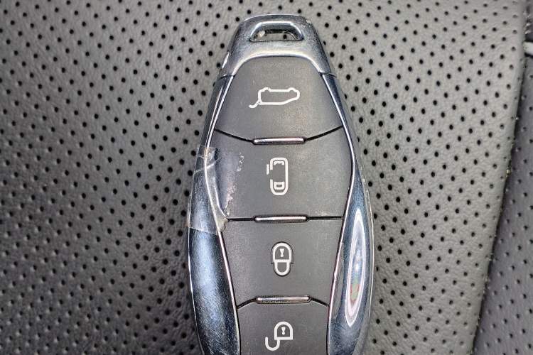 Used Hongqi HS7 PHEV 2024 2.0T PHEV Four-Wheel Drive Flagship Edition 7 Seats
