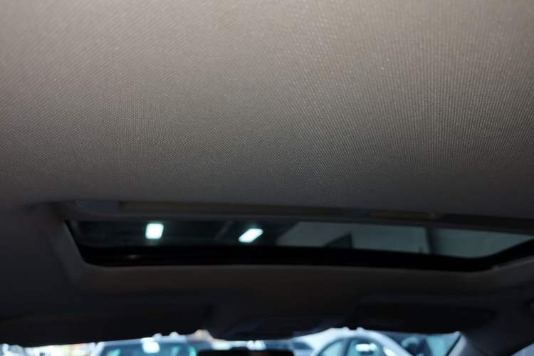 Used Roewe i5 2019 1.5L Manual 4G Connectable Langhao Edition