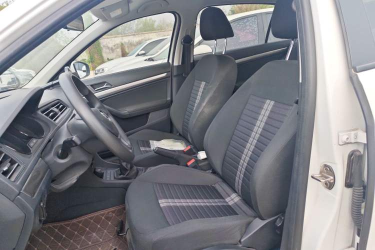 Used Volkswagen Lavida 2019 Lavida Start 1.5L Manual Fashion Edition China VI Standard Left Front Seat