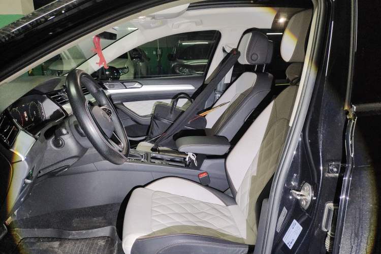 Used Volkswagen Magotan 2023 2 Million Units Commemorative Edition 330TSI DSG Luxury Version