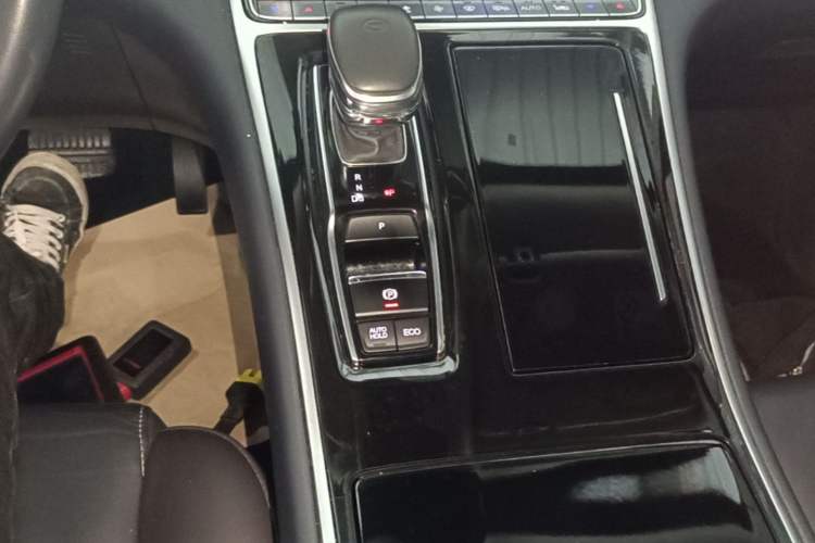 Used GAC Trumpchi M8 2021 Master Series 390T Prestige Edition Gear Lever