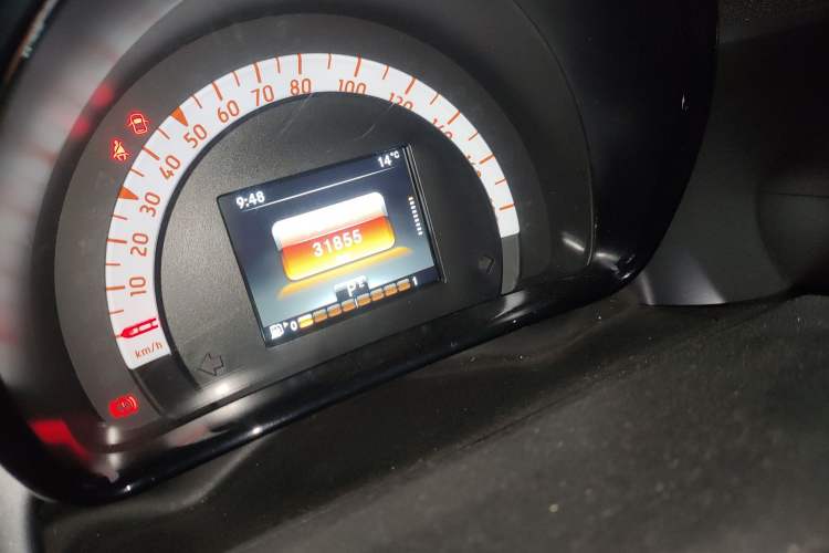 Used smart fortwo 2018 1.0L 52kW Hardtop Passion Edition China V Standard Odometer Close Up