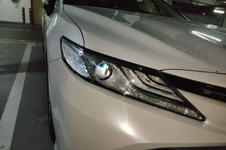 Used Toyota Camry 2019 2.5G Luxury Edition China VI Standard Right Front Headlight