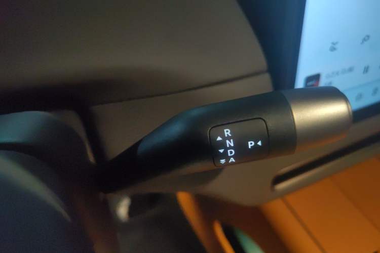 Used Li Auto i6 2025 Model Two-Wheel-Drive Standard Type Gear Lever