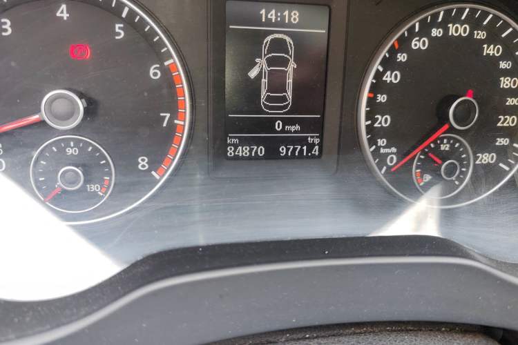 Used Volkswagen Sagitar 2012 1.4TSI Manual Luxury Model Odometer Close Up