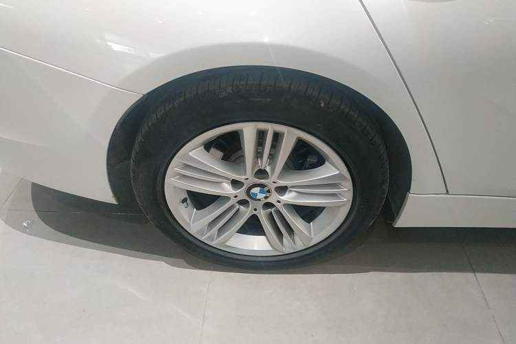Used BMW 3 Series 2016 320Li Ambition Model Right Rear Wheel Hub