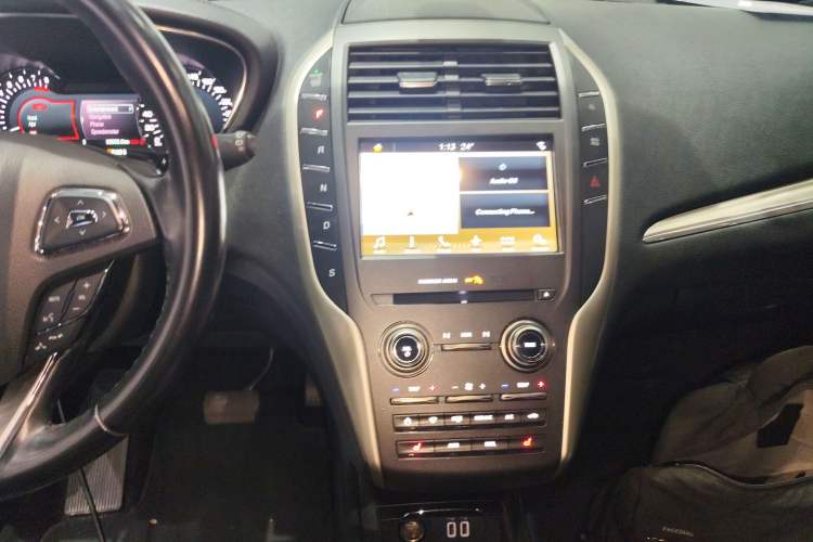 Used Lincoln MKC 2017 2.0T Two-Wheel Drive Deluxe Edition