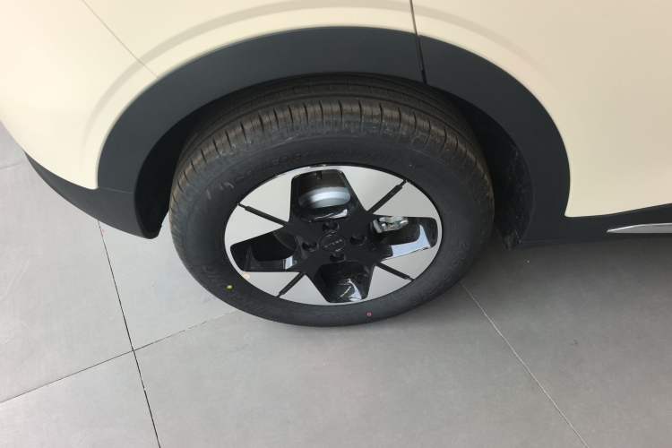 Used Geely Galaxy Geome 2025 UP 410km Exploration Edition Right Rear Wheel Hub
