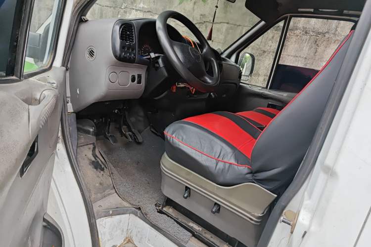 Used Ford Classic Transit 2015 2.8T Diesel Multi-Function Vehicle Short Wheelbase 6-Seater Mid-Roof Edition JX493ZLQ4