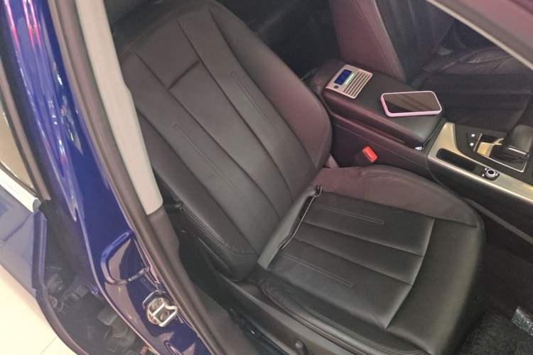 Used Audi A4L 2018 30th Anniversary Edition 40 TFSI Fashion Model
