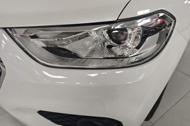 Used Haval H2 2018 Blue-Label 1.5T Dual-Clutch Two-Wheel-Drive Luxury Model Left Front Headlight