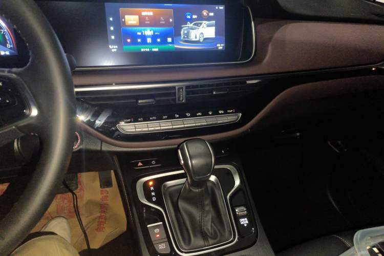 Used GAC Trumpchi M6 2021 PRO 270T Automatic Luxury Edition Audio And AC Panel