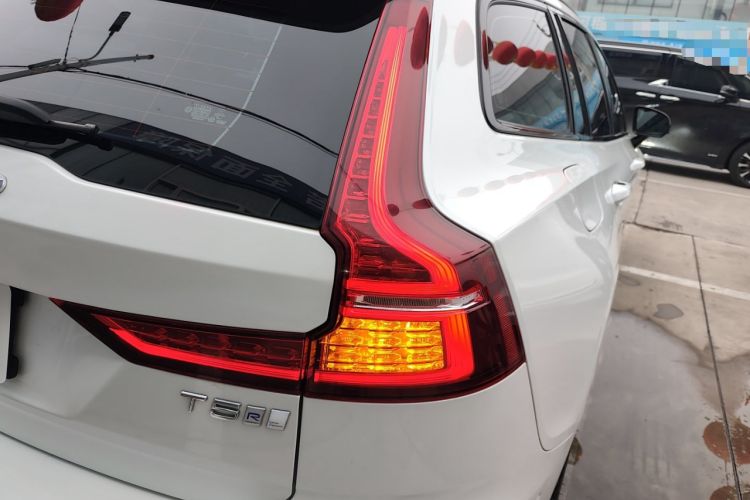 Used Volvo V60 2020 T5 Zhiya Sport Edition
