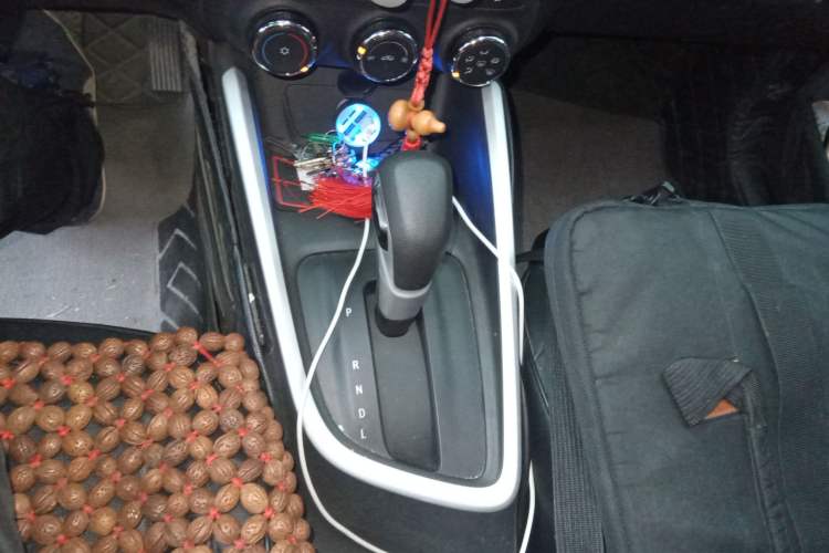 Used Chevrolet Cavalier 2020 325T Automatic Enjoyment Edition Gear Lever