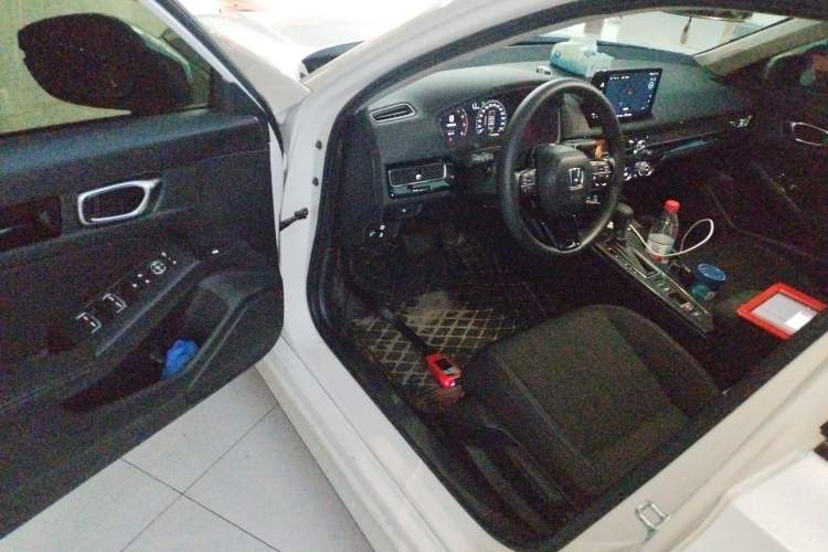 Used Honda Civic 2023 240TURBO CVT Dynamic · Center Stage Special Edition