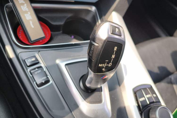 Used BMW 3 Series 2013 320i Sport Edition Gear Lever