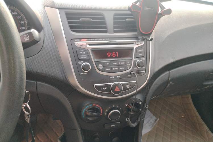 Used Hyundai Verna Ray 2014 1.4L Manual GLX
