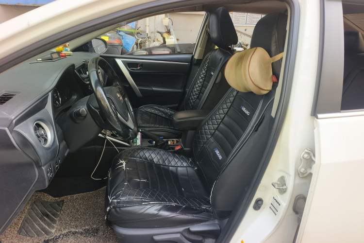 Used Toyota Corolla 2018 Dual-Engine 1.8L E-CVT Smart Edition
