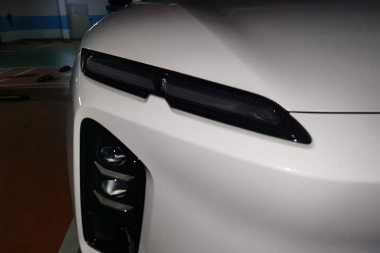 Used Nio EC6 2025 75 kWh Right Front Headlight