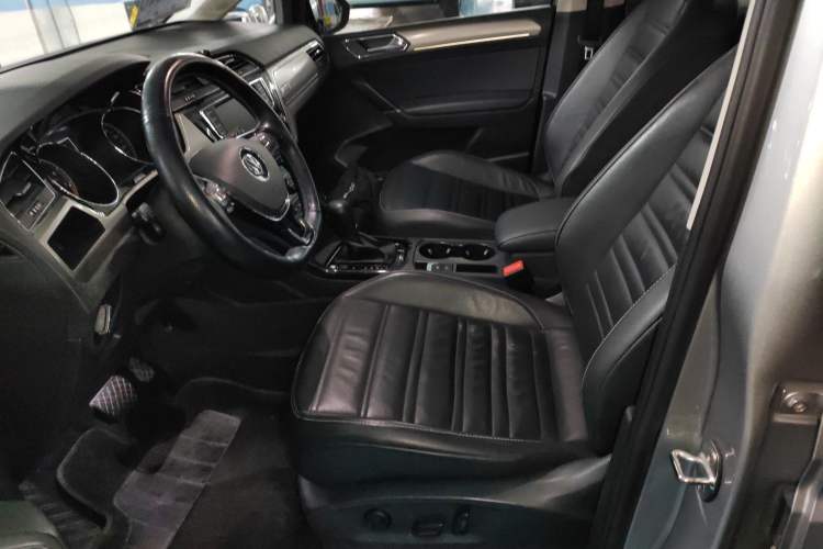 Used Volkswagen Touran 2018 Volkswagen Touran L 330TSI DSG Luxury Edition