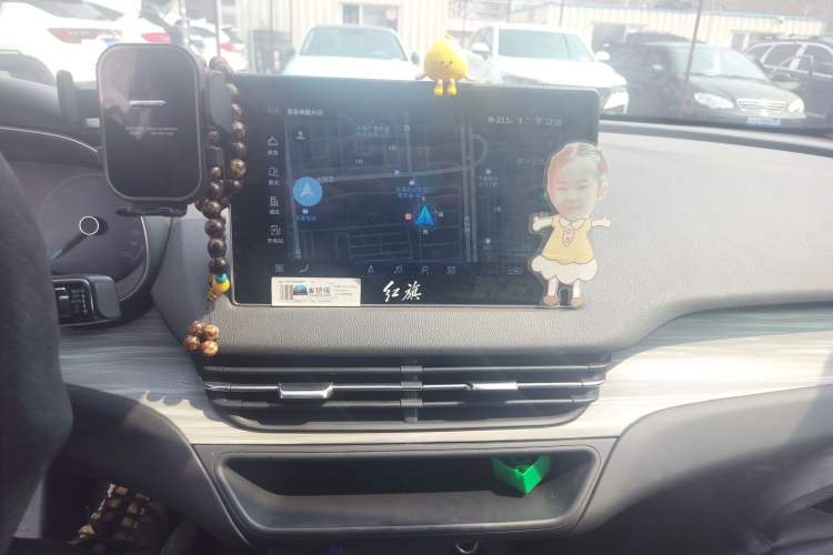 Used Hongqi E-QM5 2023 620km PLUS Audio And AC Panel