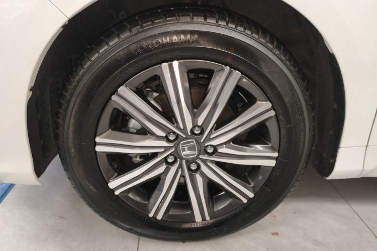 Used Honda Odyssey 2024 2.0L eHEV Sharp & Enjoy Edition Left Front Wheel Hub